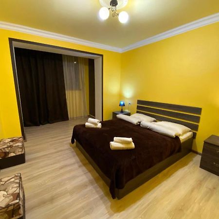 Centralhome Yerevan Bagian luar foto