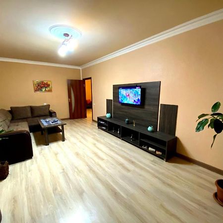 Centralhome Yerevan Bagian luar foto