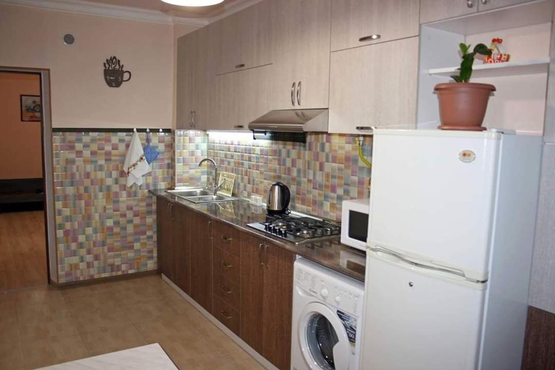 Centralhome Yerevan Bagian luar foto
